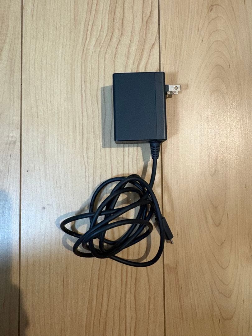 Nintendo Switch 有機ELモデル 美品　ケース・フィルム付き