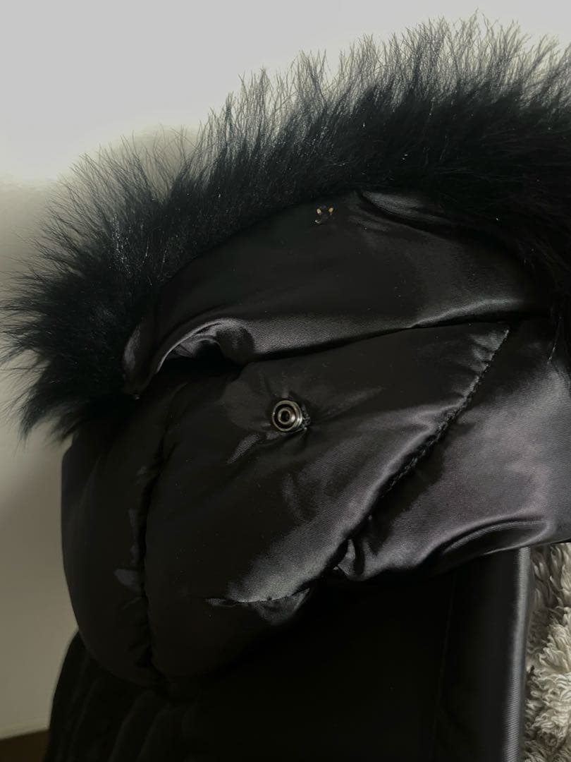 【美品】PRADA ダウンジャケット サイズ42 黒色 レディース