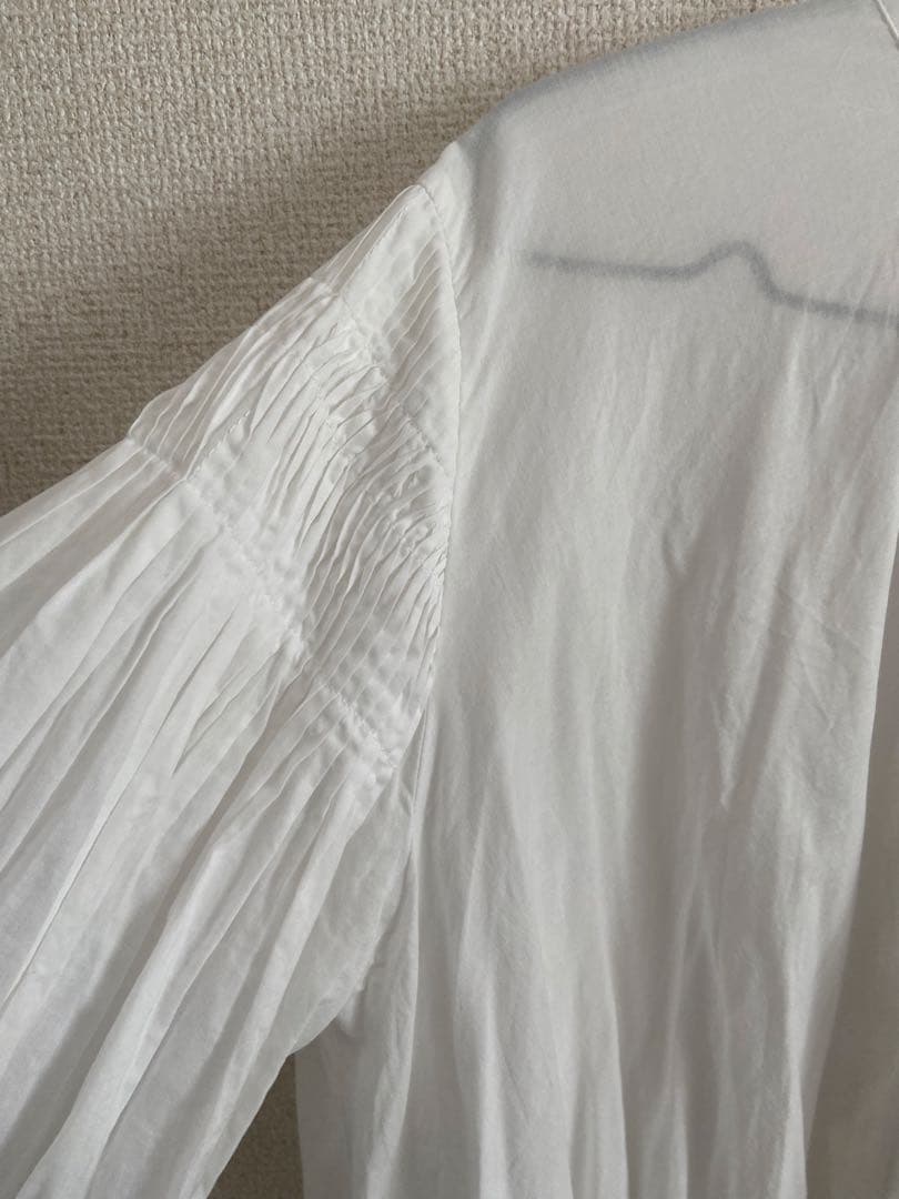 mizuiro ind ピンタックパフスリーブシャツ オフホワイト