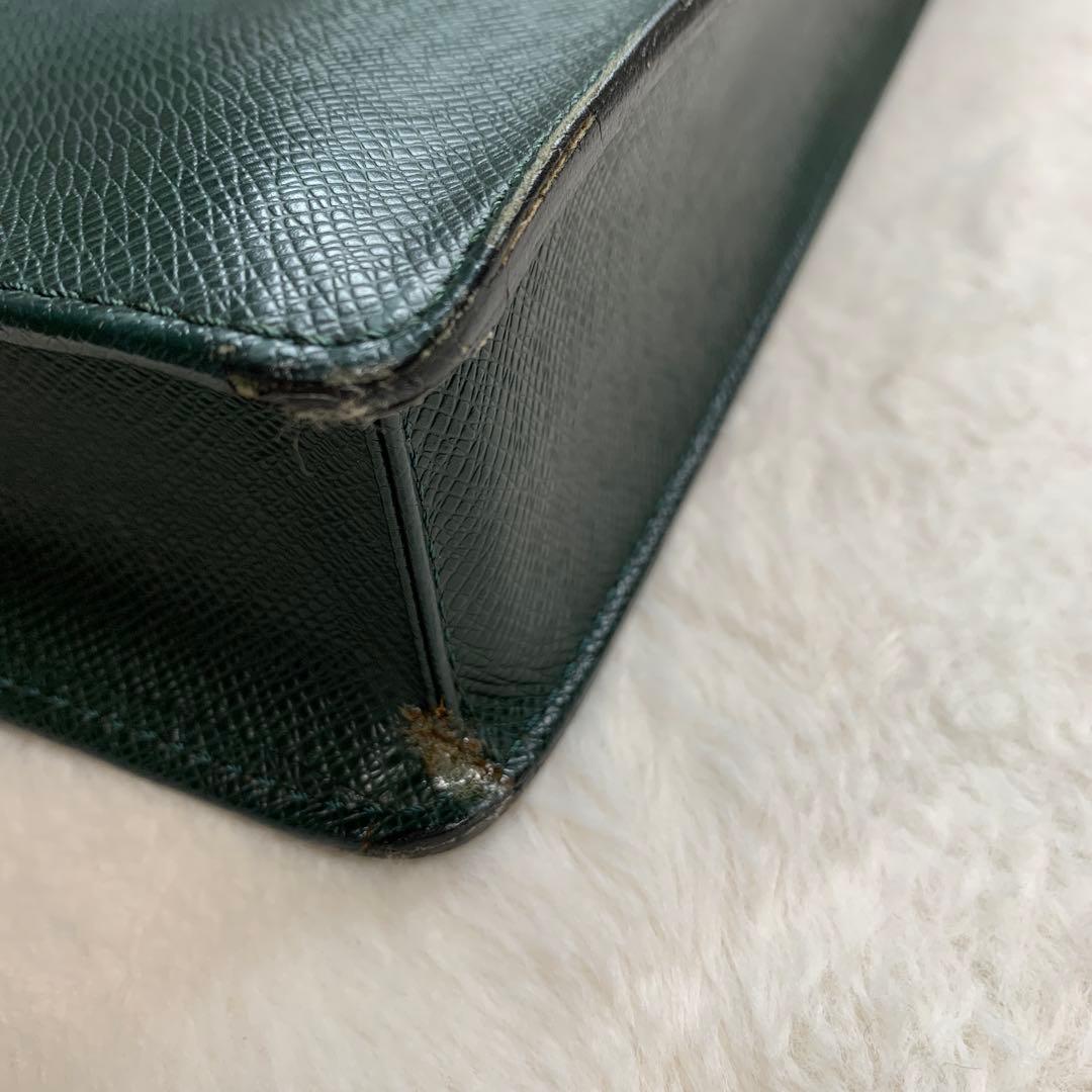 ルイヴィトンタイガセルヴィエットクラド　ブリーフケース