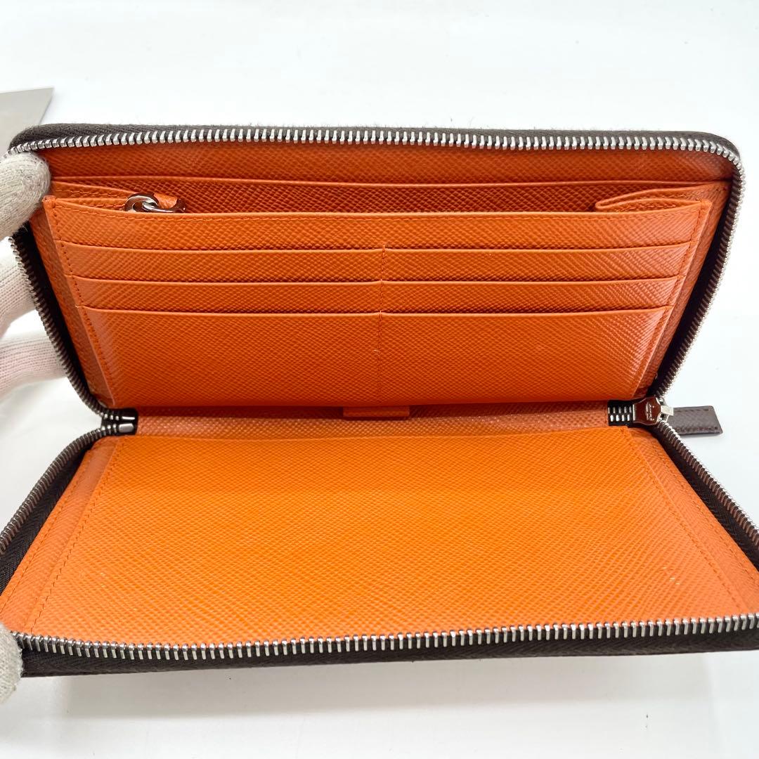 極美品　プラダ　ラウンドファスナー　ブラウン　サフィアーノレザー　三角ロゴ