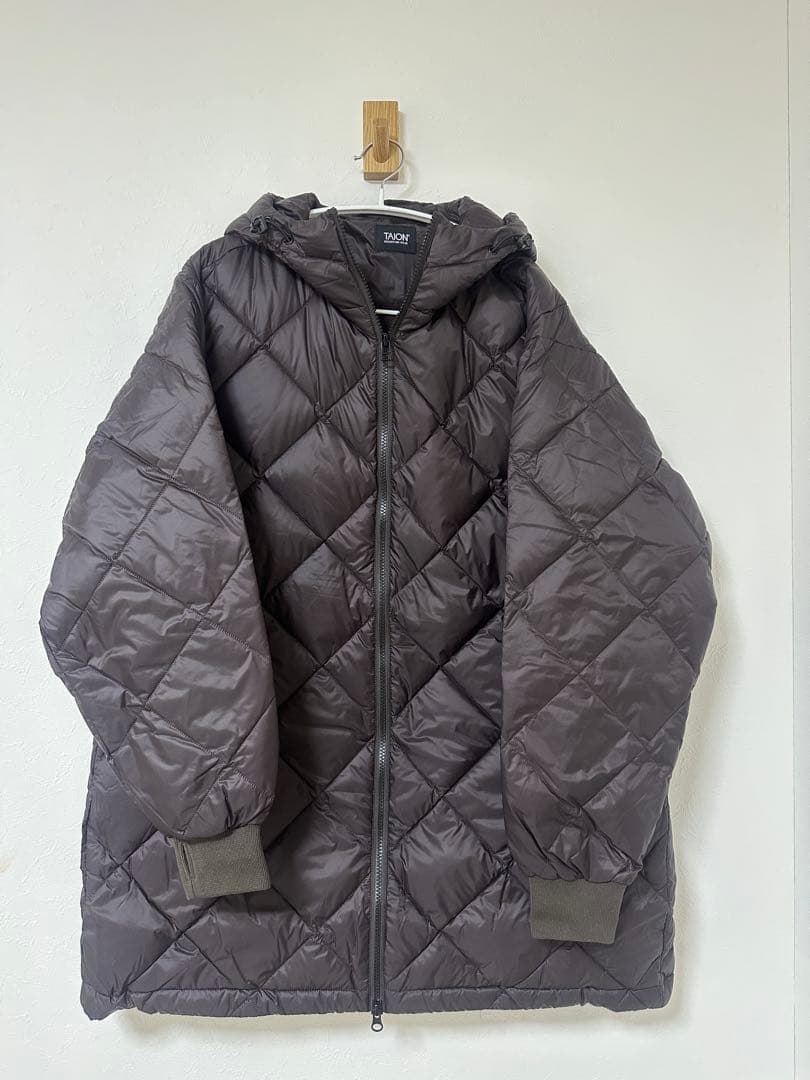 【SHIPS別注】Wai+ × TAION:〈手洗い可能〉ミディ ダウン コート