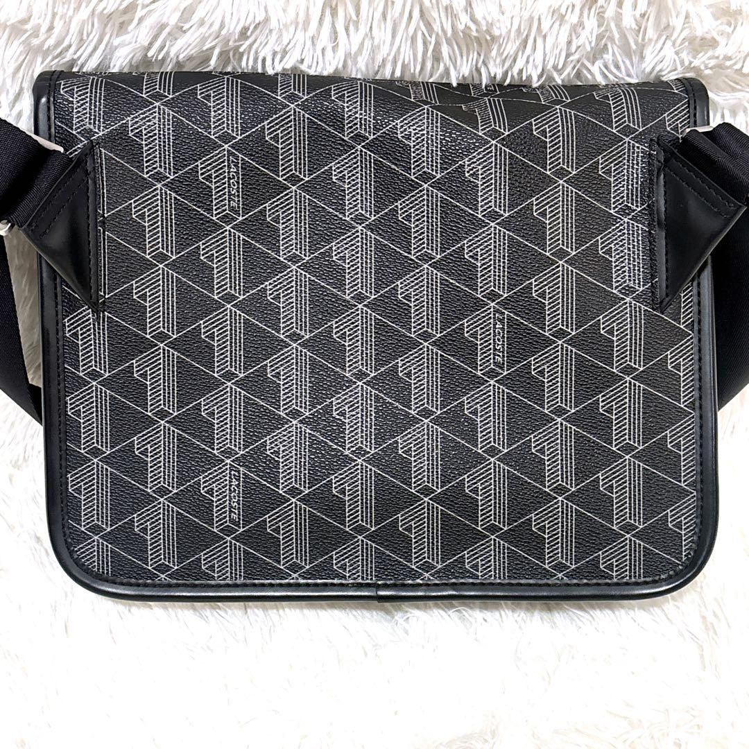 国内完売 希少 美品 LACOSTE モノグラムフラップメッセンジャーバッグ