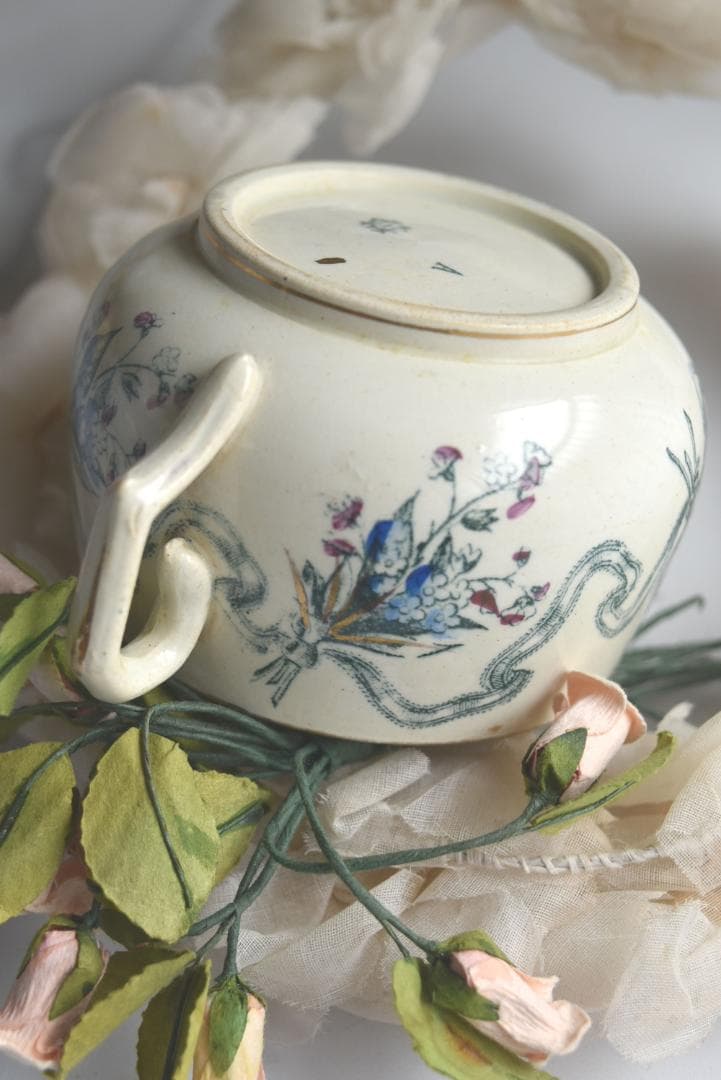 美品クレイユモントロー　可愛いリボンと勿忘草のカップ　フランスアンティーク