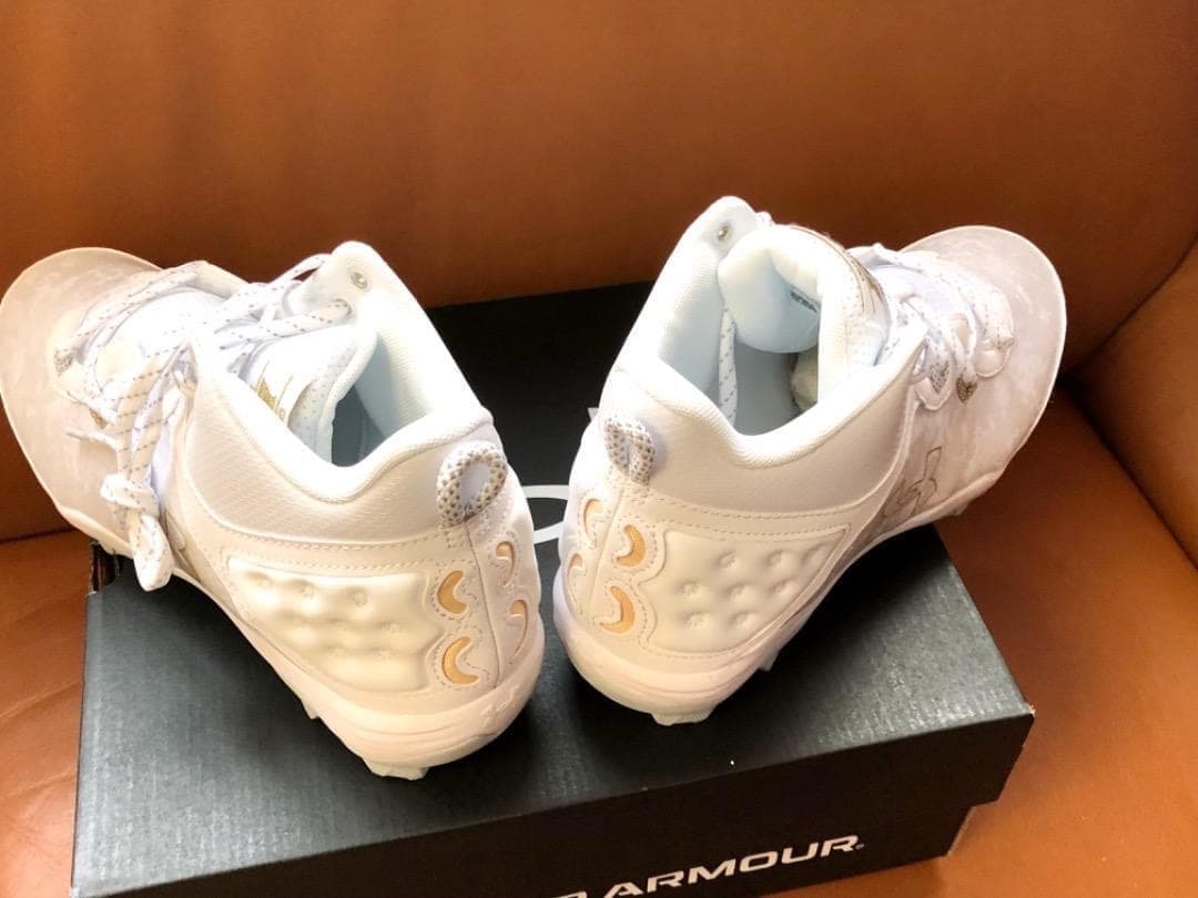 新品2026年USA国内限定☆アンダーアーマー野球ハーパー8MidRm28cm★