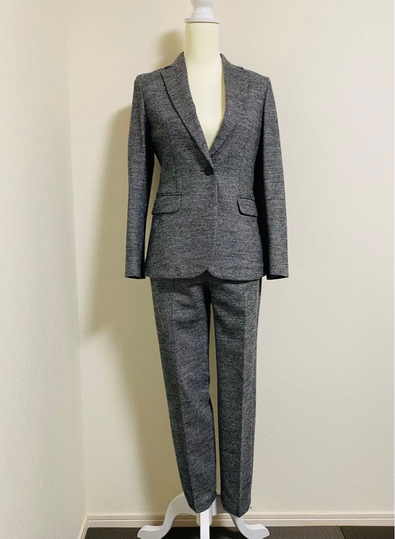 【新品・美品】マッキントッシュ　パンツスーツ　卒業式　入学式　グレー