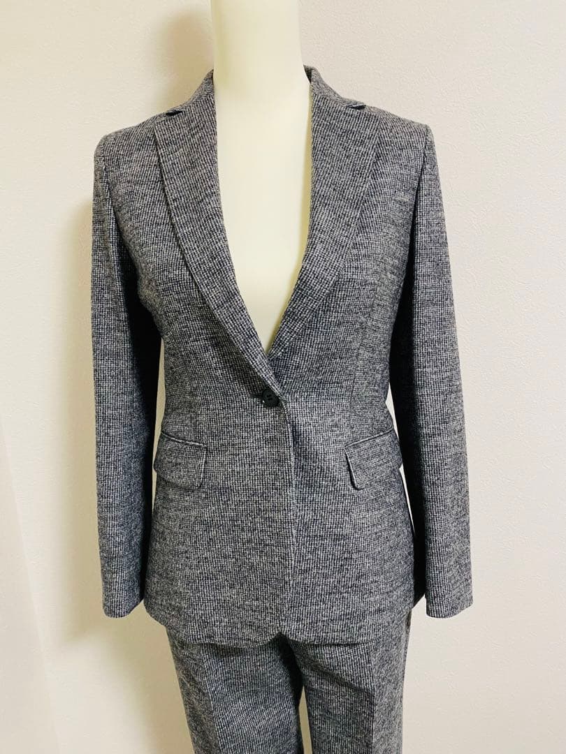 【新品・美品】マッキントッシュ　パンツスーツ　卒業式　入学式　グレー