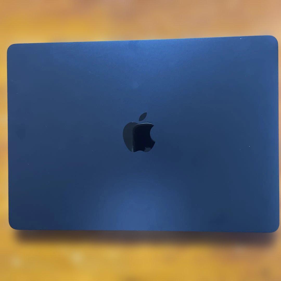 美品　Apple MacBook Air M3 ミッドナイト