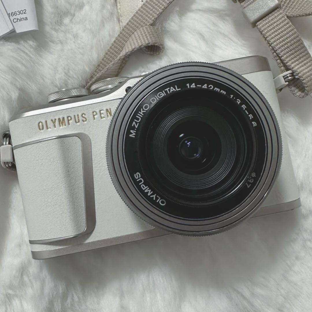 【箱あり】ミラーレスカメラOLYMPUS PEN E-PL9 ダブルズームキット