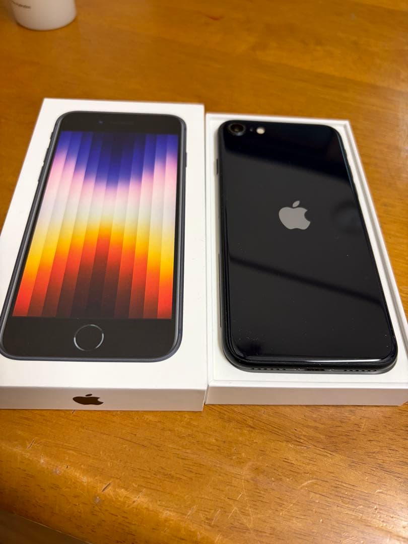 Apple iPhone SE (第3世代) ブラック