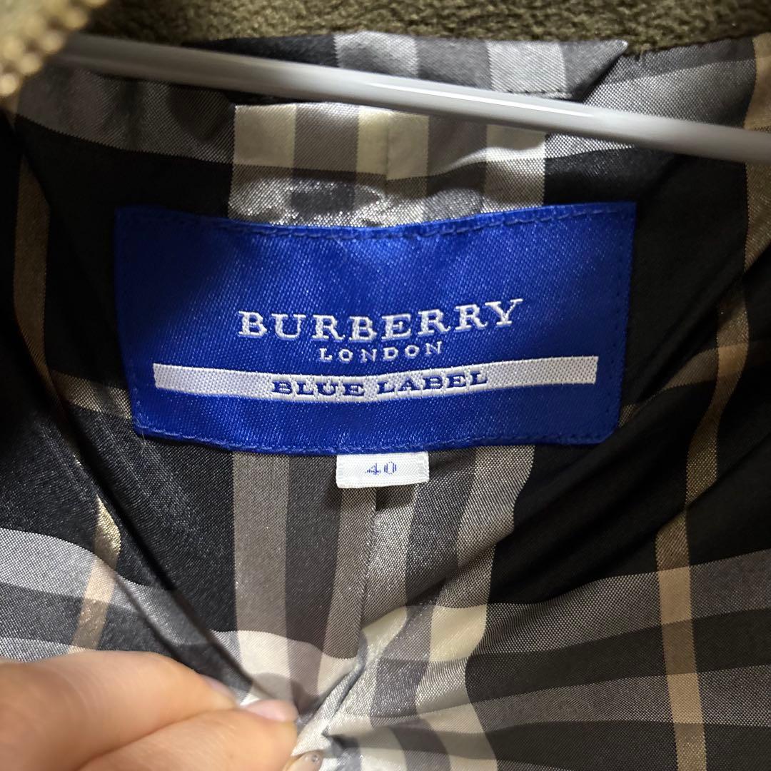 バーバリーブルーレーベル　ダウンコート　カーキ　刺繍ロゴ　40