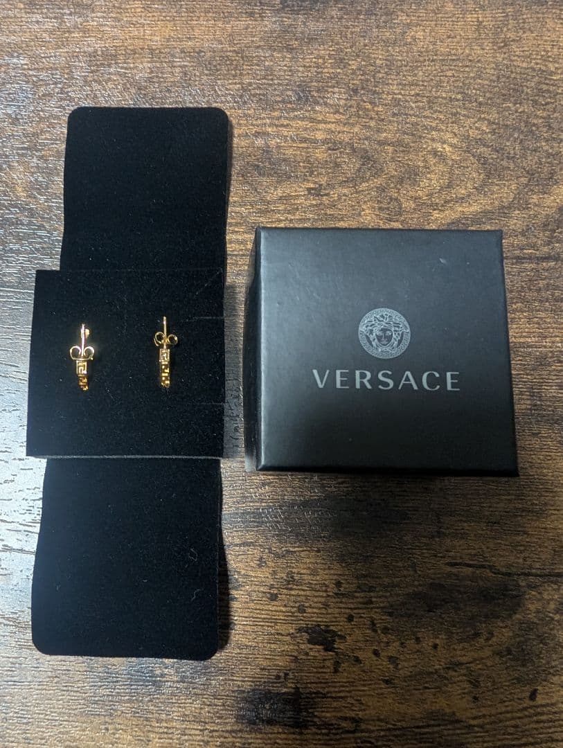 VERSACE ゴールド フープピアス