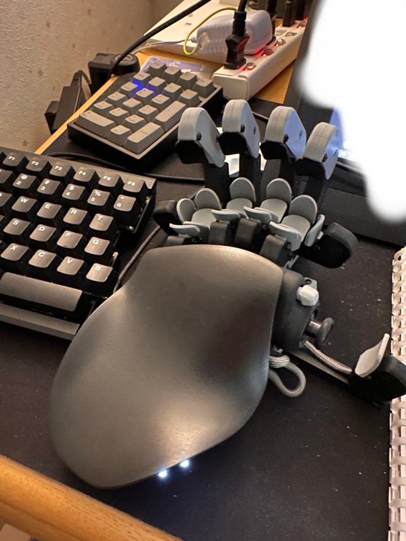 PC用ゲームコントローラー・コンバーター azeron cyborg