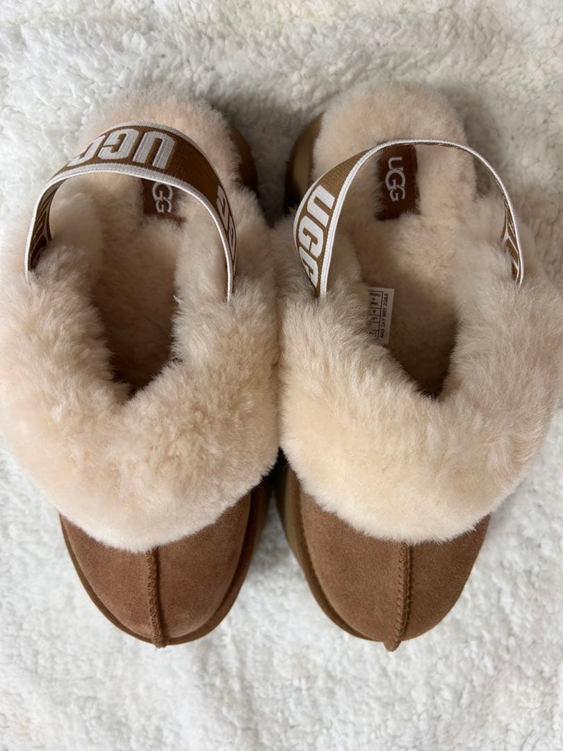 UGG FUNKETTE ファンケット レディースサンダル チェスナット25cm