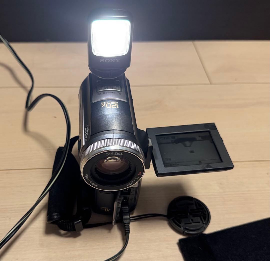SONY DCR-PC300K ビデオカメラ　望遠・広角レンズ、ライト、マイク等