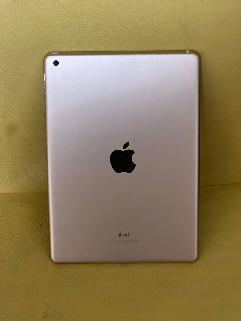 ゆの様iPad 第５世代 ゴールド　128GB