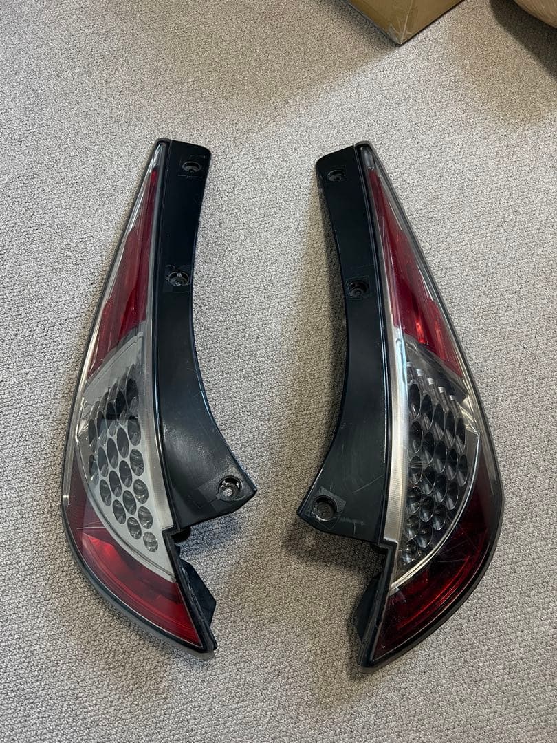 日産 フェアレディZ Z33 LEDテールランプ 左右セット 中古