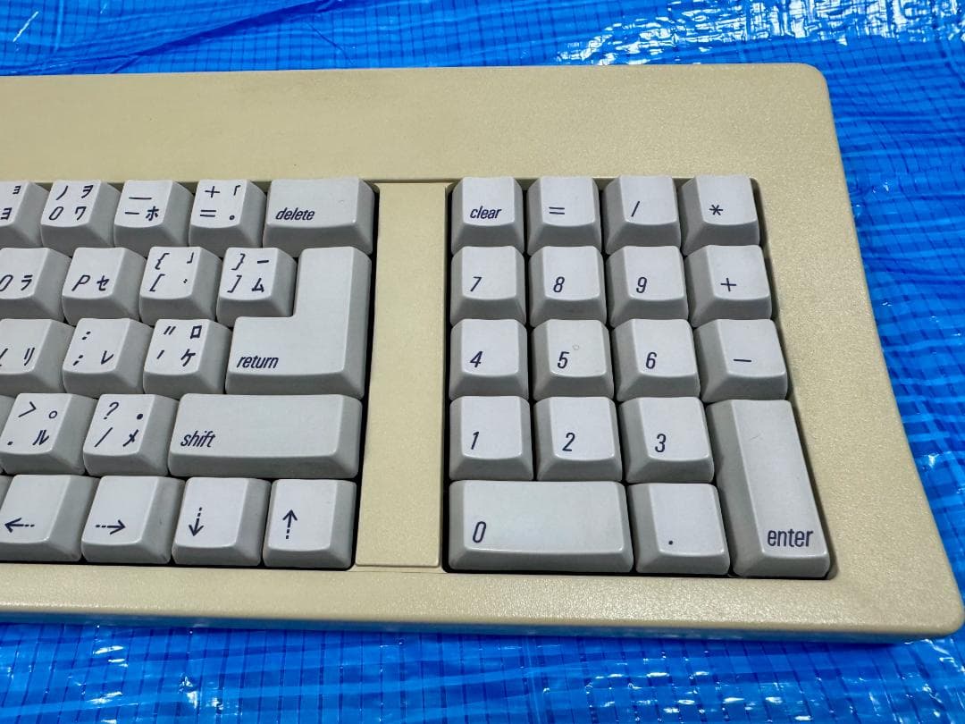 Mac Color ClassicII + 外付MOドライブ + メカニカルキー