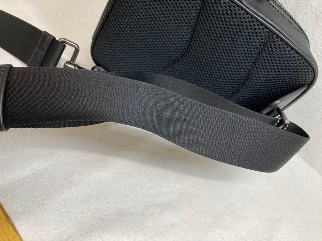 ✨良品✨COACH モノグラム ブラック ボディバッグ※訳あり★