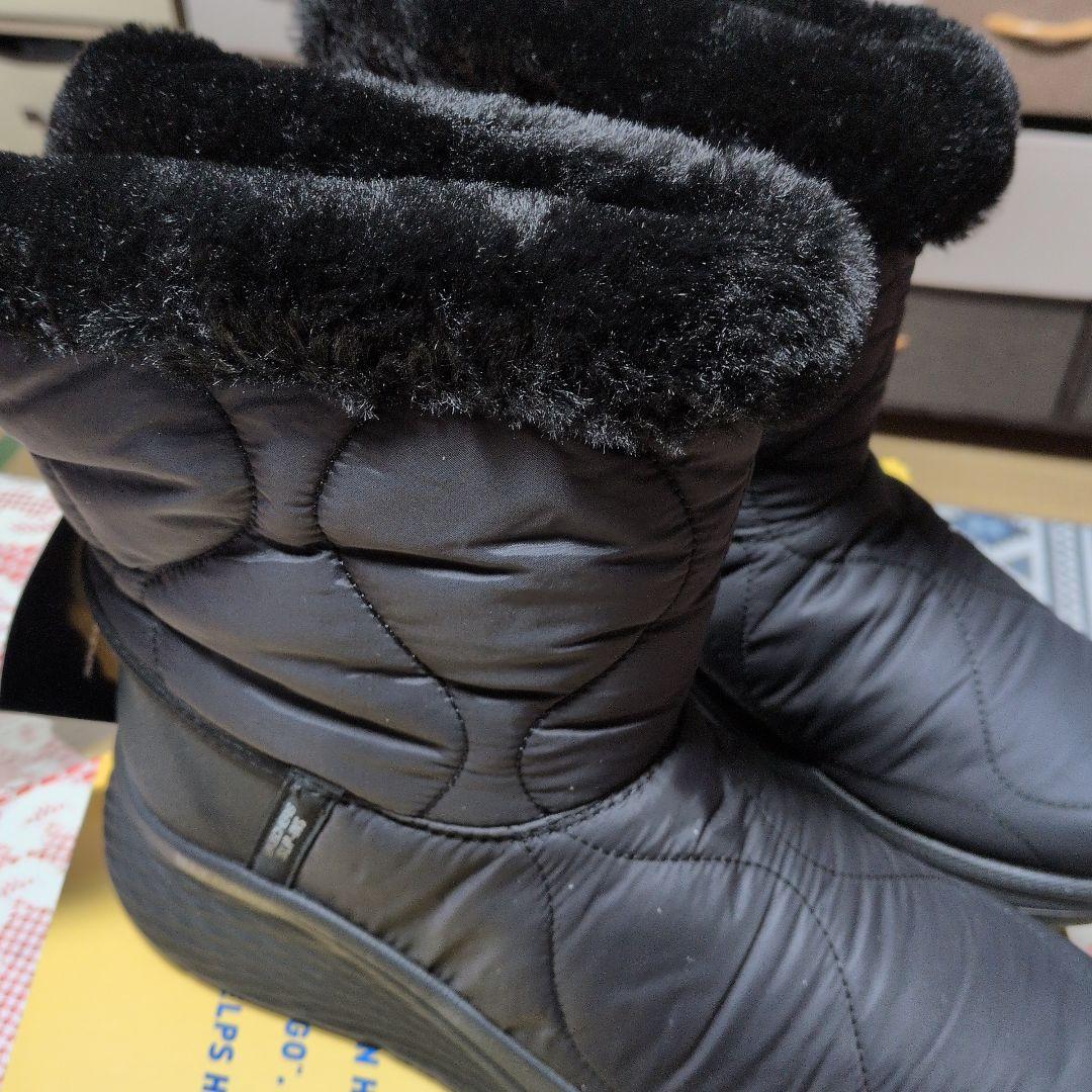 こちらは専用です。 スケッチャーズ ファー付き厚底ショートブーツ 黒24.5