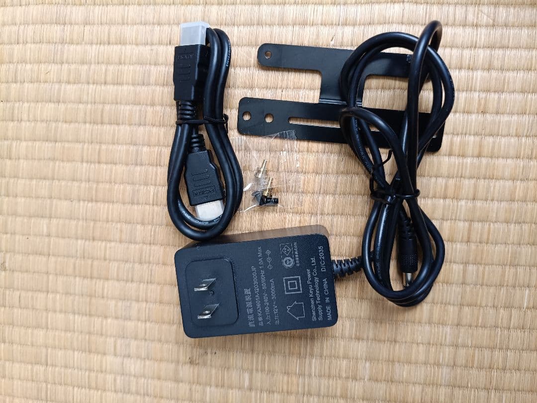 MINIS FORUM ミニPC ブラック 本体と付属品