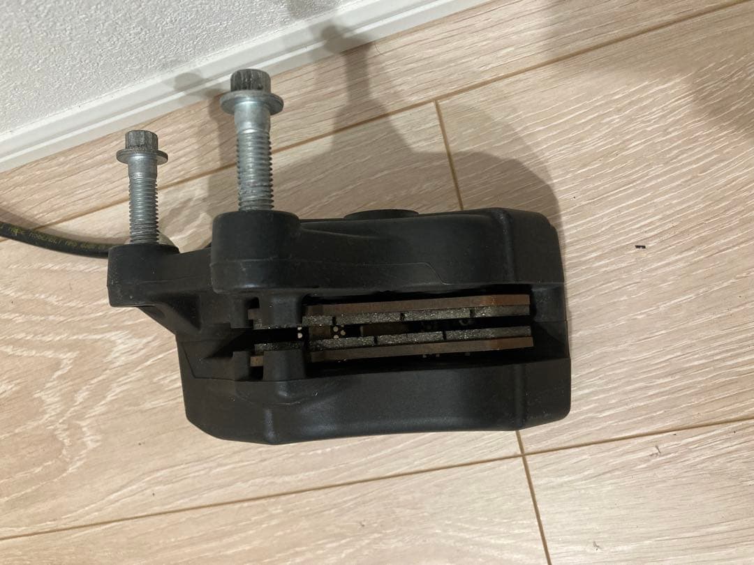 u*K様 ハーレーダビットソン純正キャリパーブレーキ左右セット