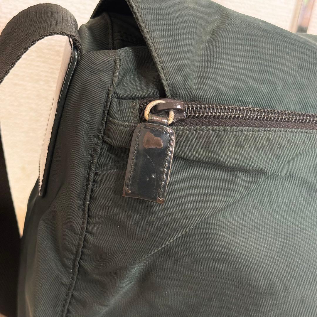 PRADA　プラダ　ショルダーバッグ　メッセンジャー　ナイロン　ロゴプレート