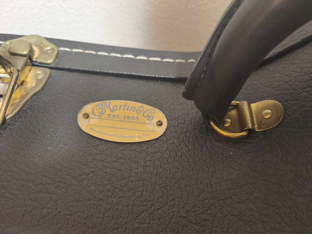 Martin　D-18V 1997年製