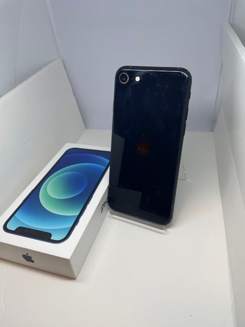 【美品】iPhone SE3 64G ブラック　SIMフリー　新品バッテリー