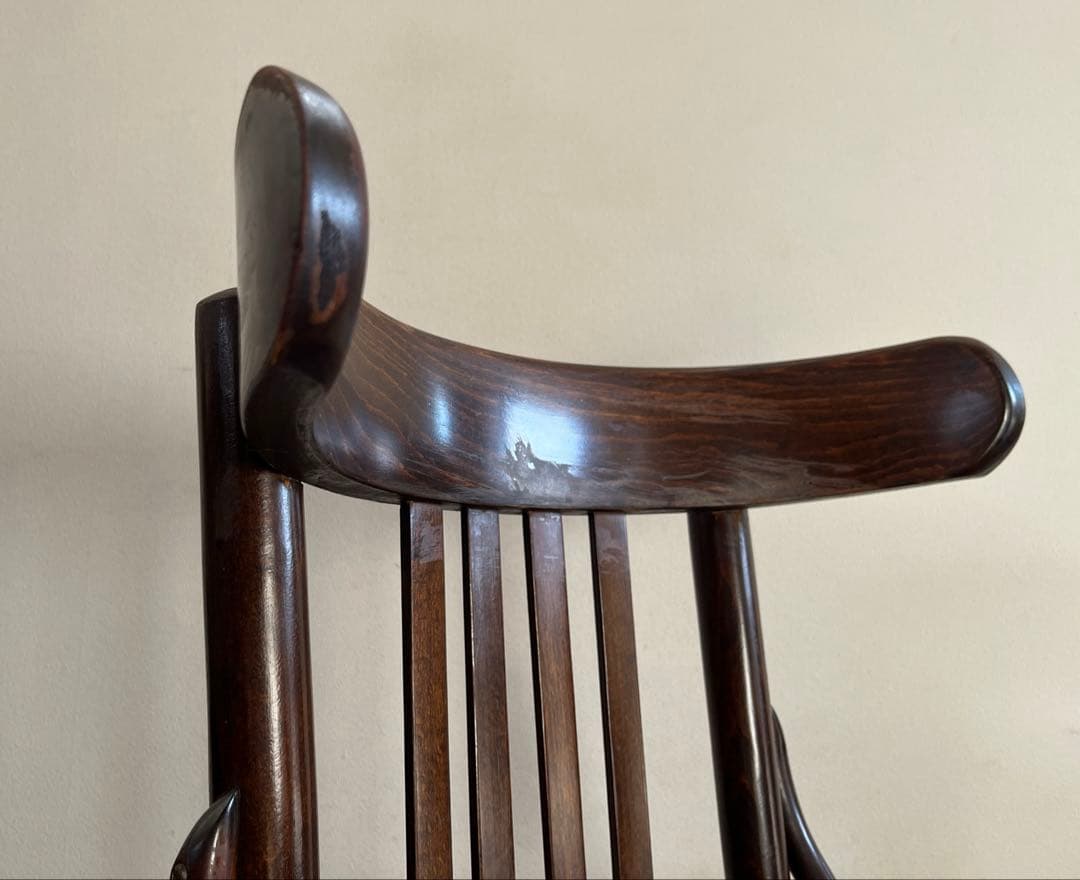 ルーマニア　ヴィンテージ　ベントウッドチェア　曲木椅子　アンティーク　モダン