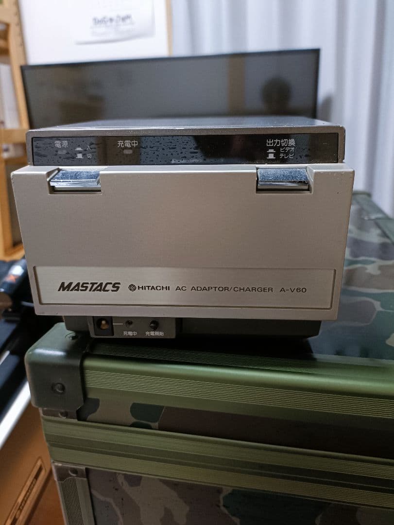 ビデオカメラ HITACHI VK-C800R