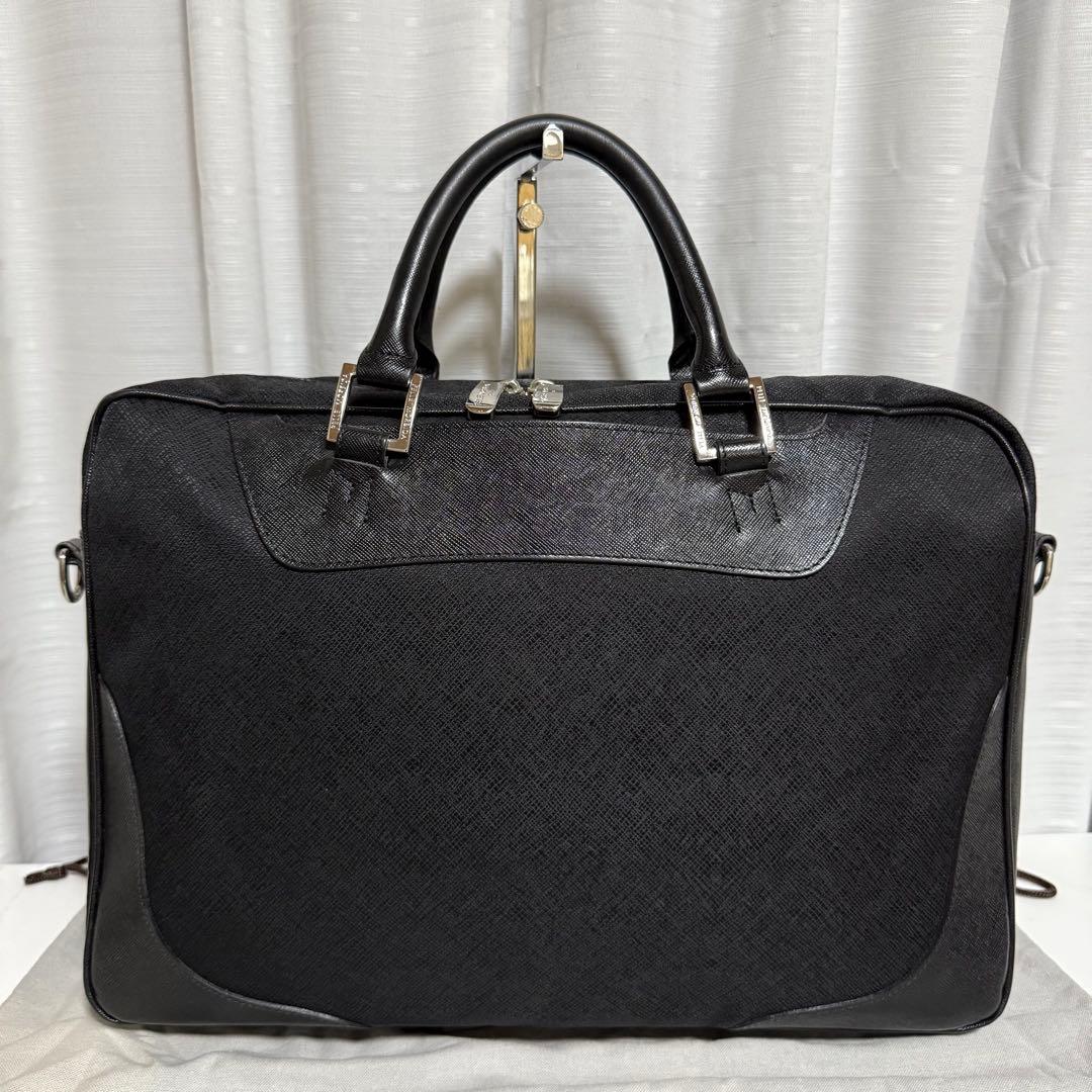 極美品✨ペッレモルビダ　キャピターノ　ビジネスバッグ　レザー　ブラック