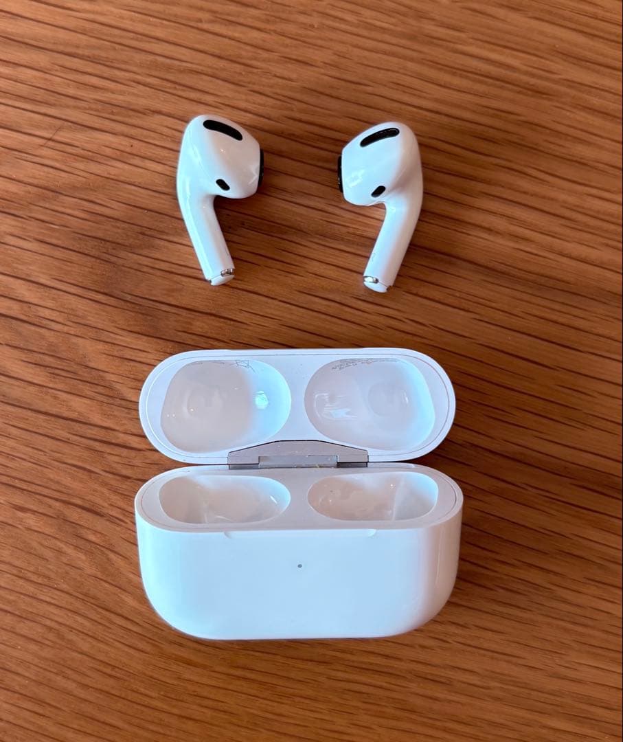 AirPods Pro 2021年モデル 本体＋充電ケース＋未使用イヤーピース