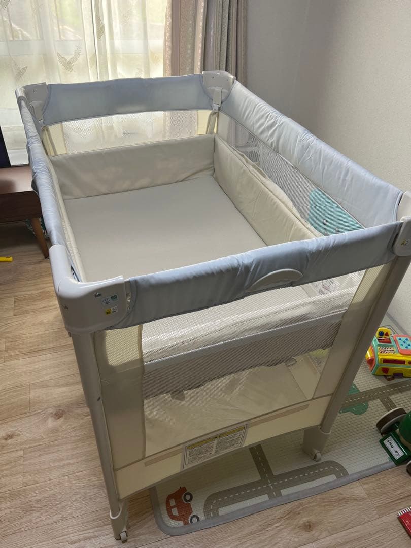 アップリカココネルエアーAB[ベビーベッド 折り畳み 持ち運び プレイヤード]