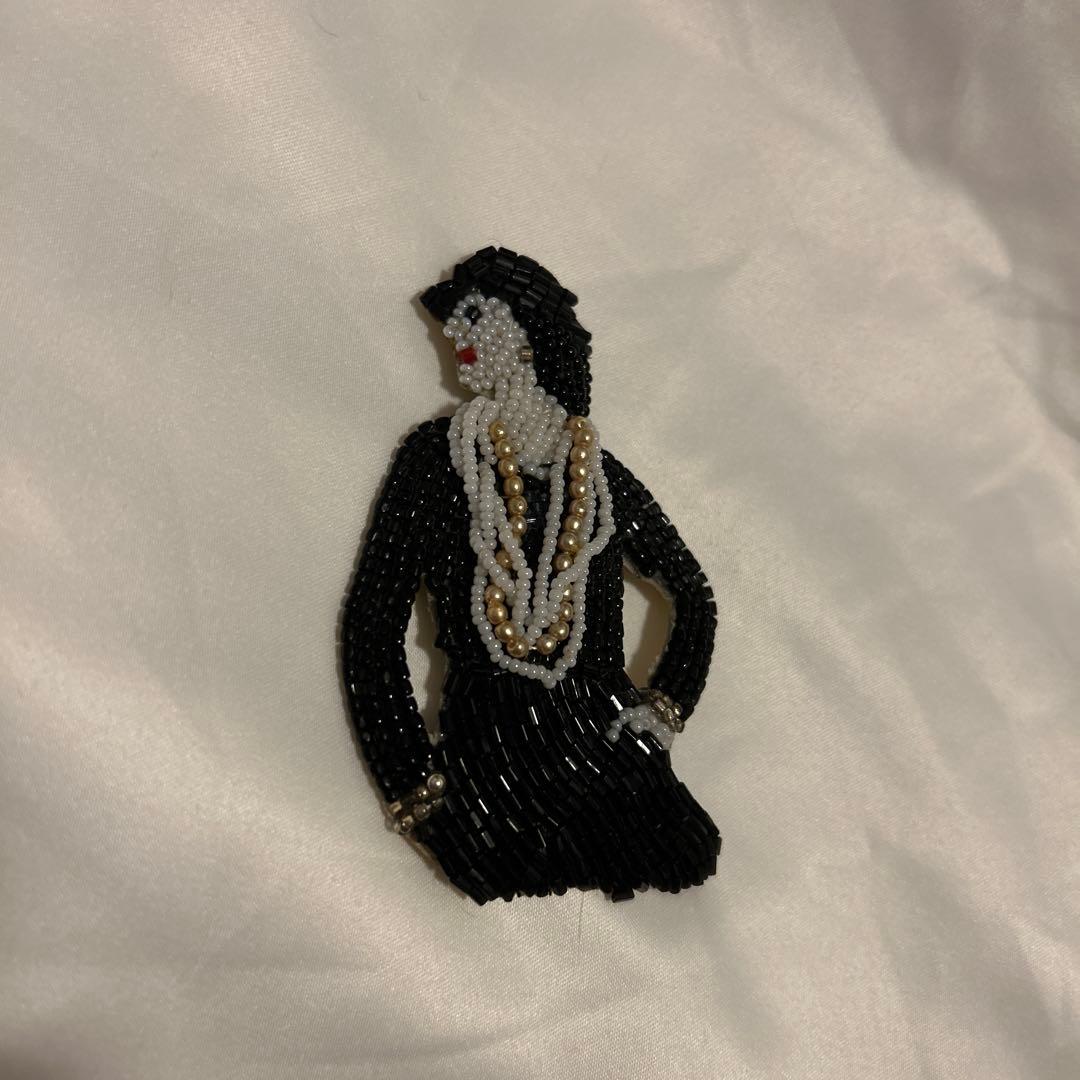 Marianne Batlle（マリアンヌ・バトル）ビーズ刺繍ブローチ／パリ製