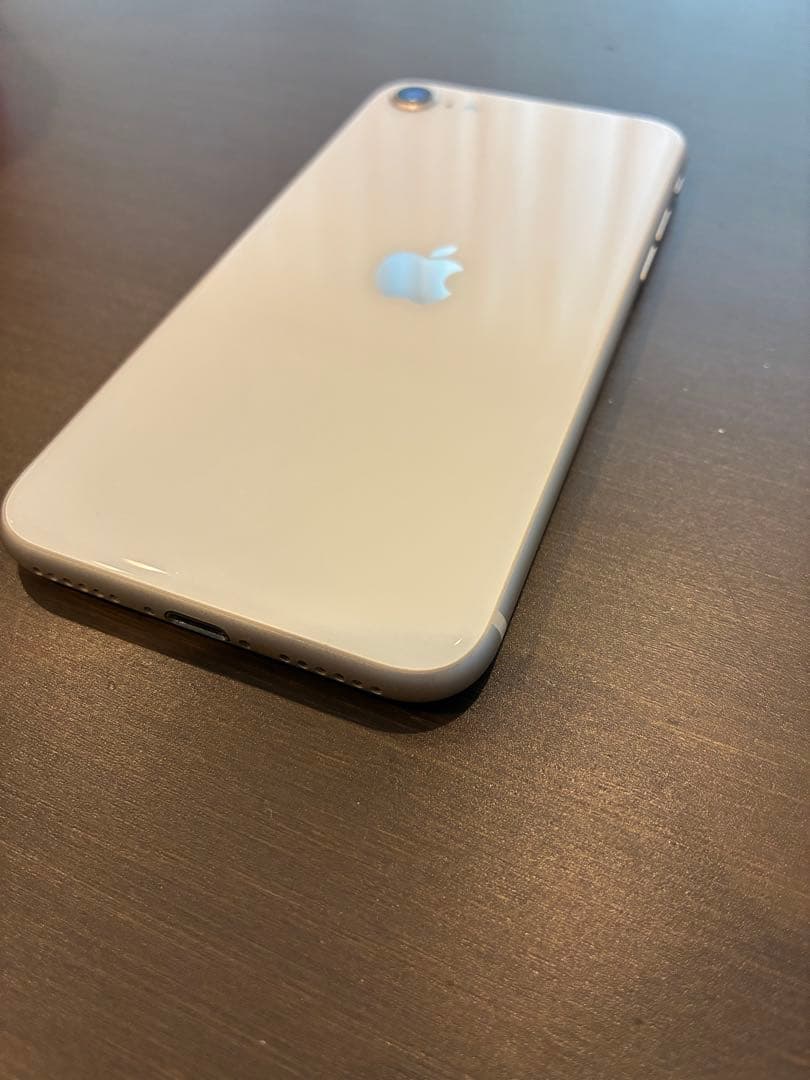 【美品】Apple iPhone SE (第3世代) 64GB