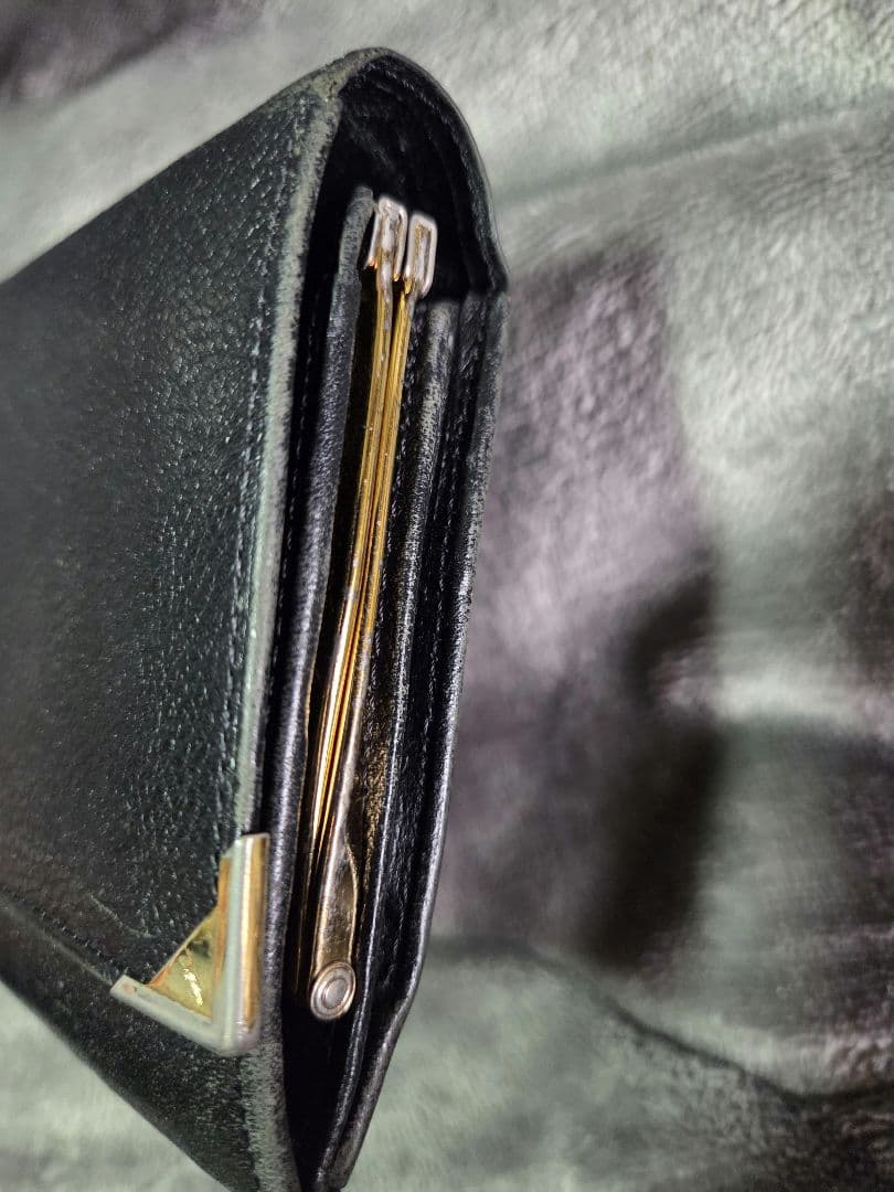 イヴ・サンローラン。長財布。