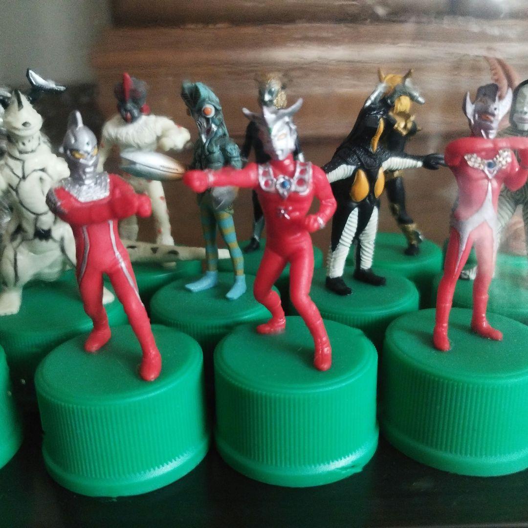 マ*ー様 【美品】ウルトラマンボトルキャップ　シークレット込み全２４種　三ツ矢サ