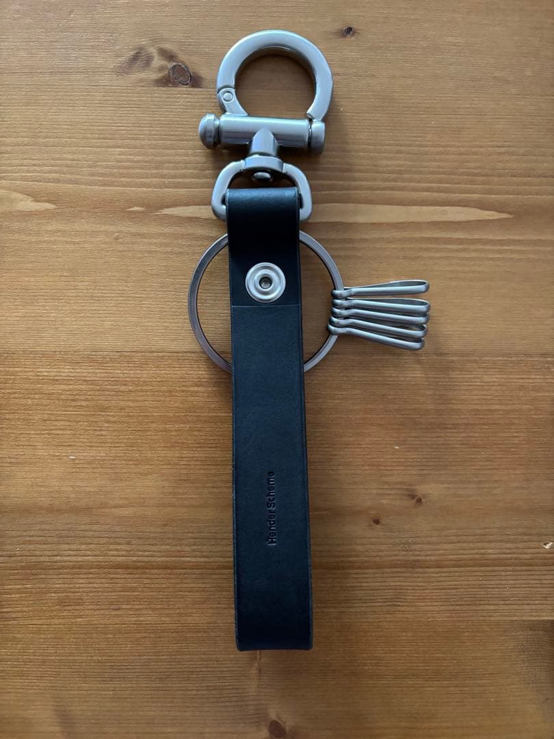 【未使用・美品・タグ付き】ブラックレザーキーホルダー エンダースキーマ