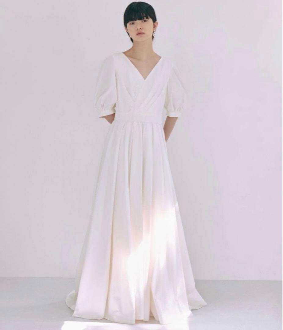 タフタカシュクールドレス