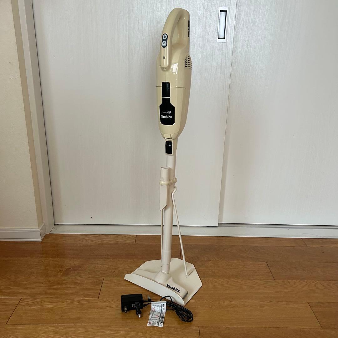 Makita スティッククリーナー TURBO 60 & スタンド付き