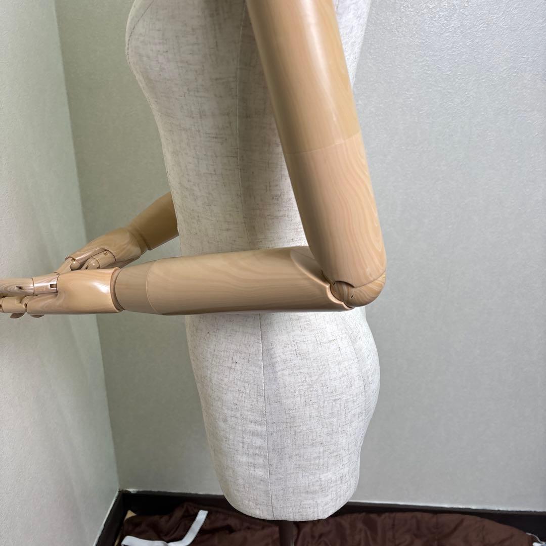 S*A様 腕付き　腕可動式　マネキン 上半身用　女性 　腕付き 上半身 トルソー