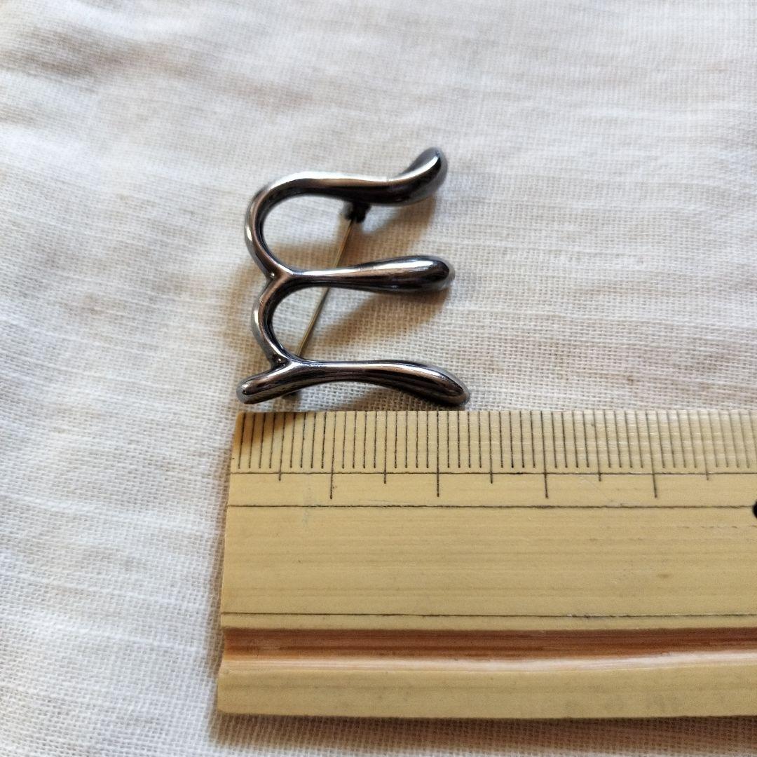 ティファニー　イニシャルブローチ　M ラージ925