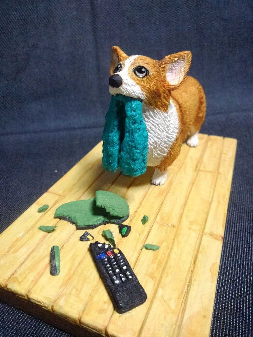 木彫りのコーギー