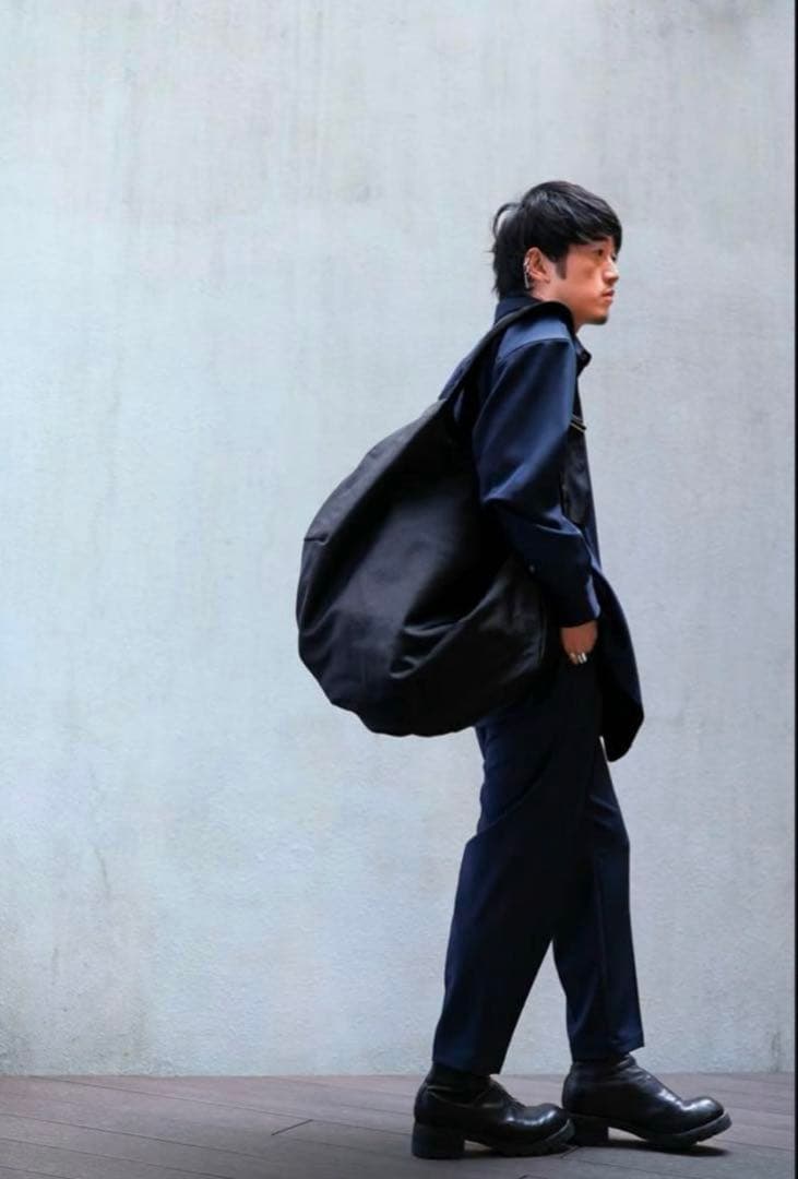 MB ULTIMATE FABRIC ハーフムーンボディバッグ BIG