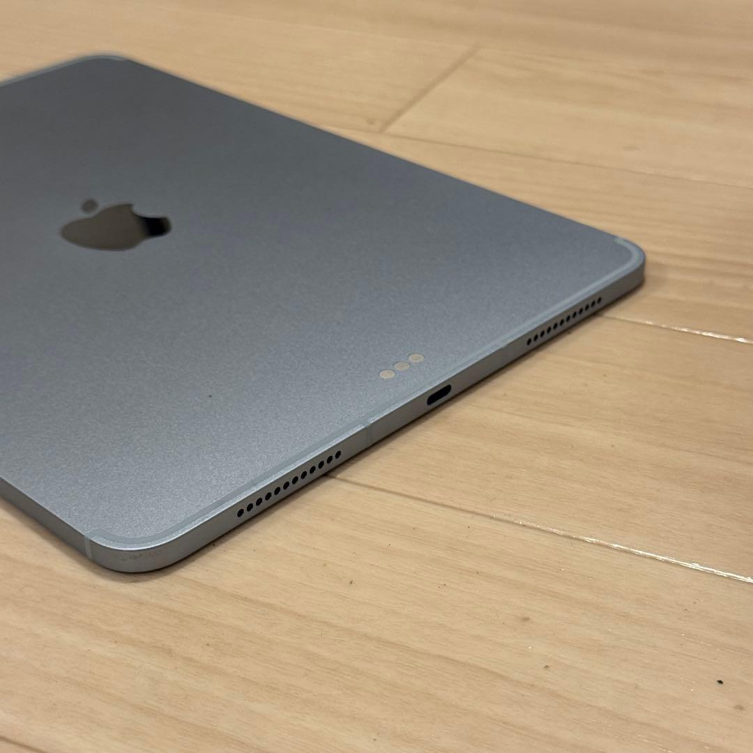 10月購入iPad Air M3 11インチ ブルー セルラーモデル