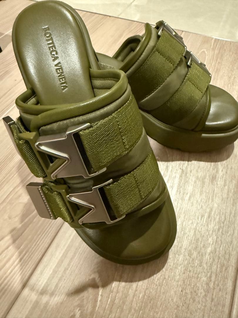 【美品】ボッテガヴェネタ フラッシュサンダル 38サイズ カーキ Bottega