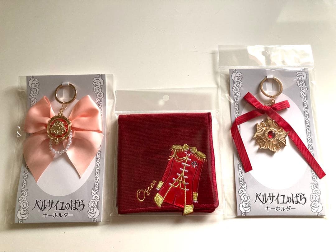 ベルサイユのばら オスカルハンドタオル　勲章モチーフキーホルダー他セット　マルイ