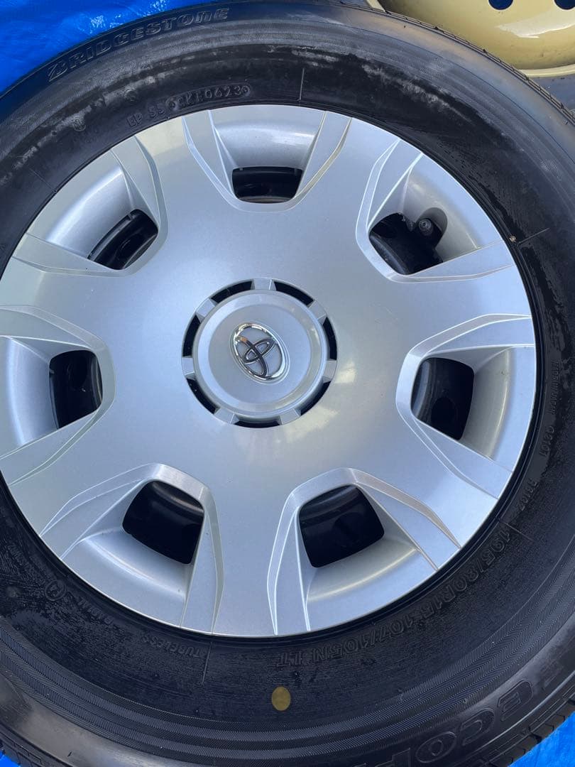 ハイエース　新車外し未使用　純正タイヤ・ホイールセット　本日限りの限定値下げ