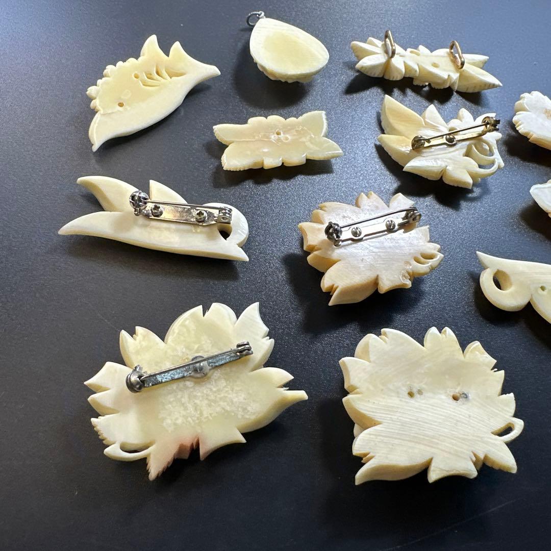 【vintage】鯨歯　ブローチと素材まとめ売り　ハンドメイドに！